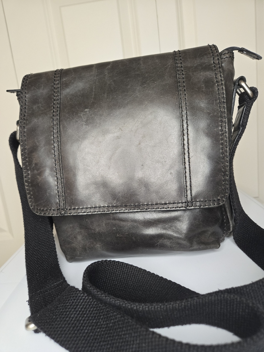 Vintage Fossil Leather Messenger Bag Distressed Brown Crossbody Satchel